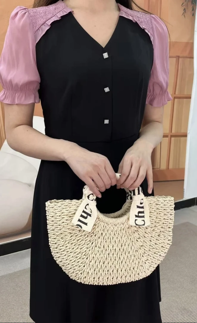 W22025时尚气质百搭夏季简约优雅连衣裙