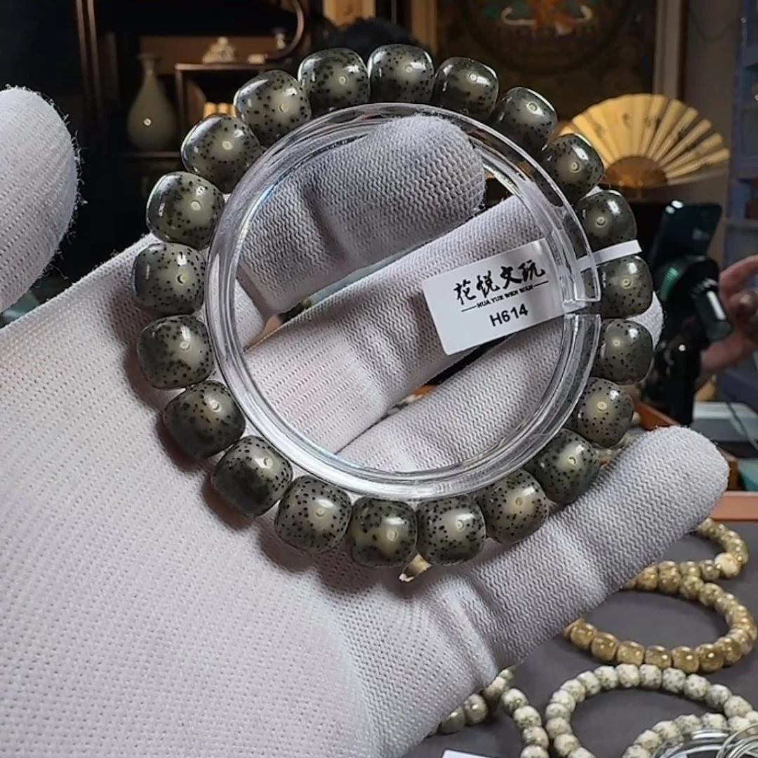手串星月菩提11x10 糯冰黑冰 H614