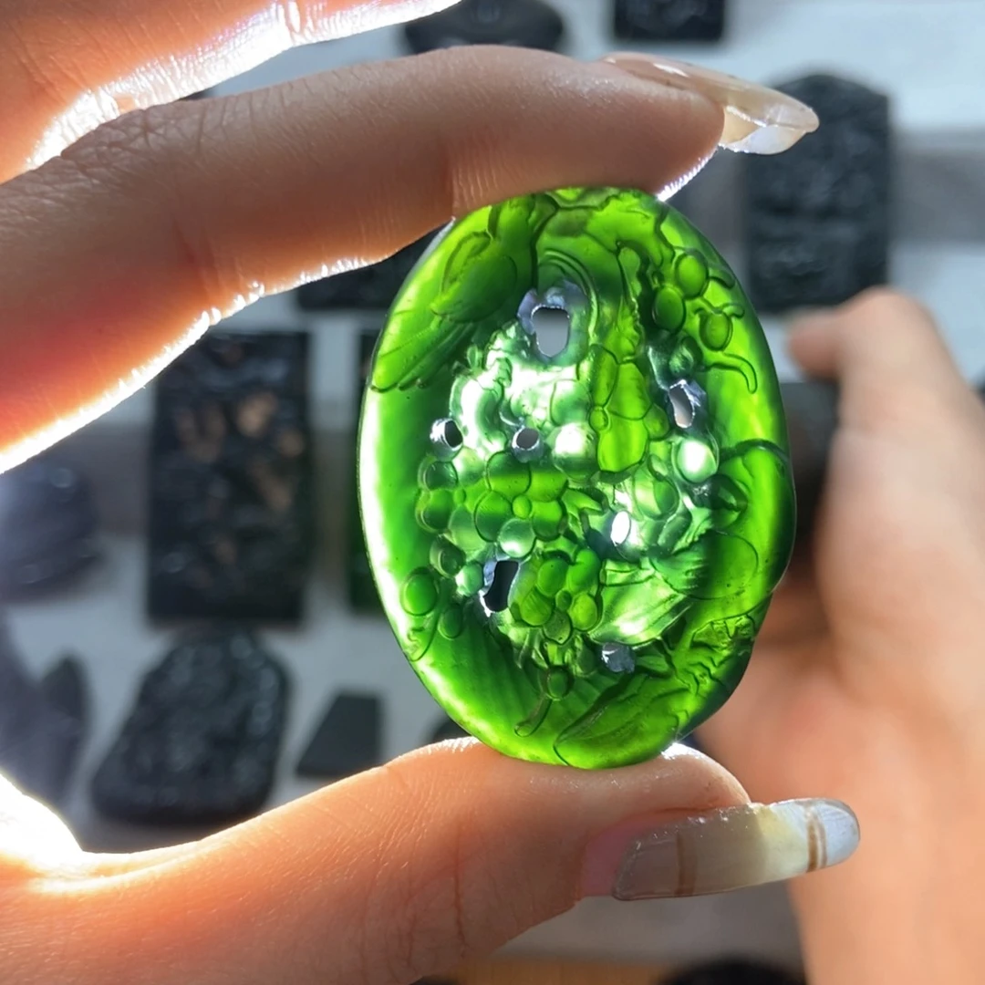 未镶嵌蛇纹石玉颈饰