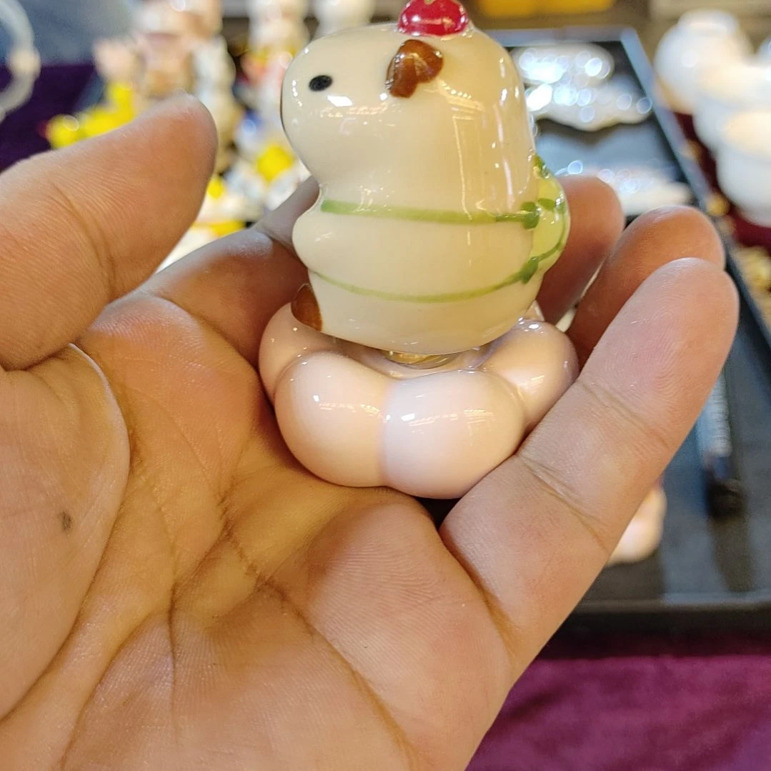花****摆件全瓷转转卡皮巴拉