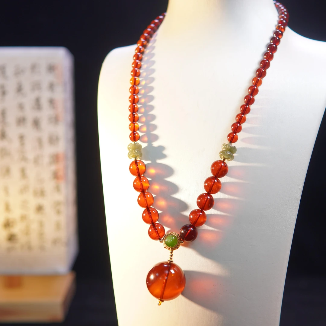 美燕珠宝-缅甸天然血珀项链单珠时尚百搭精美设计气质坠链