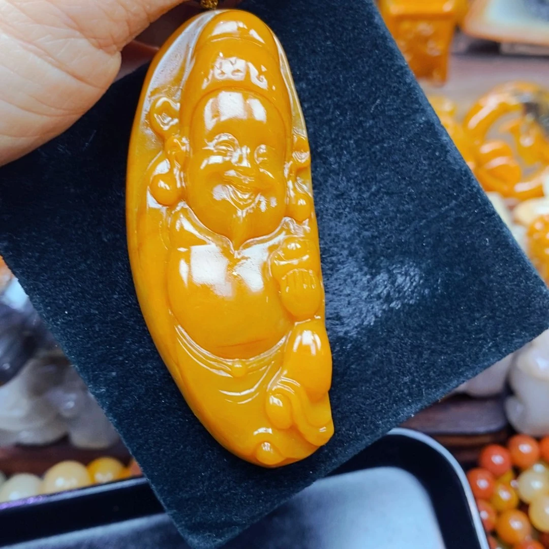 未镶嵌石英质玉（黄龙玉）颈饰