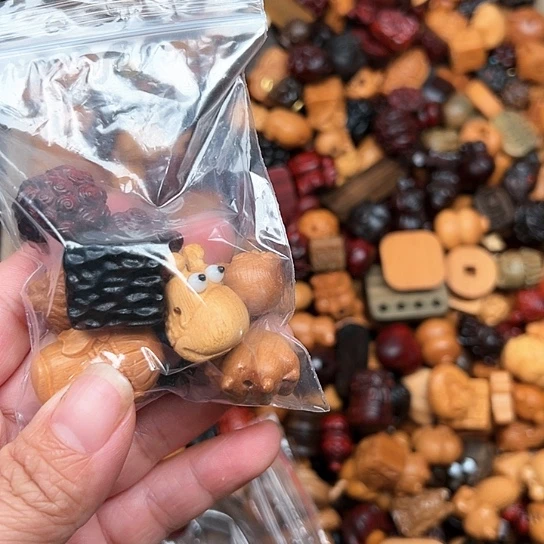 非洲紫檀（红花梨）吊坠未镶嵌柏*