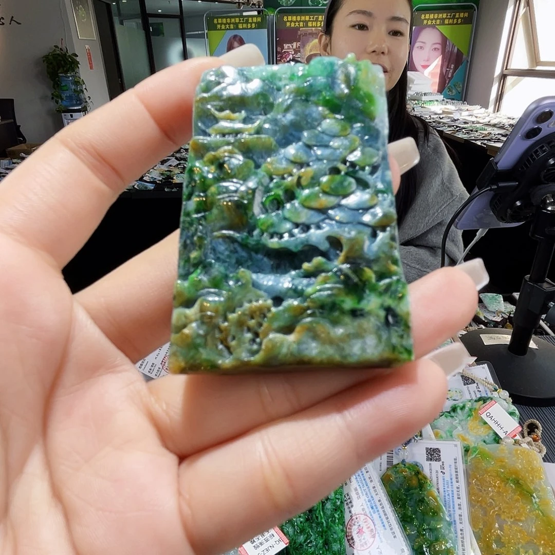 颈饰未镶嵌翡翠一