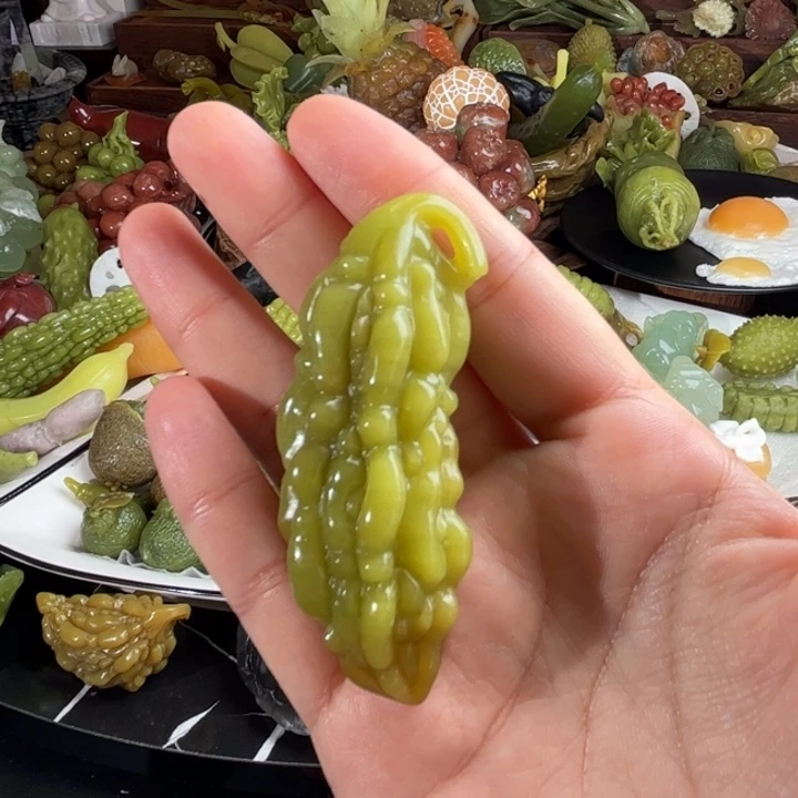 用***.未镶嵌蛇纹石玉珠宝奇石