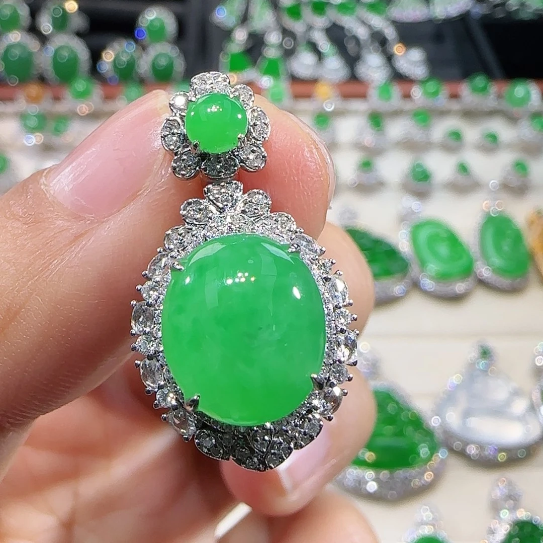 翡翠吊坠(不含链)18K金镶嵌