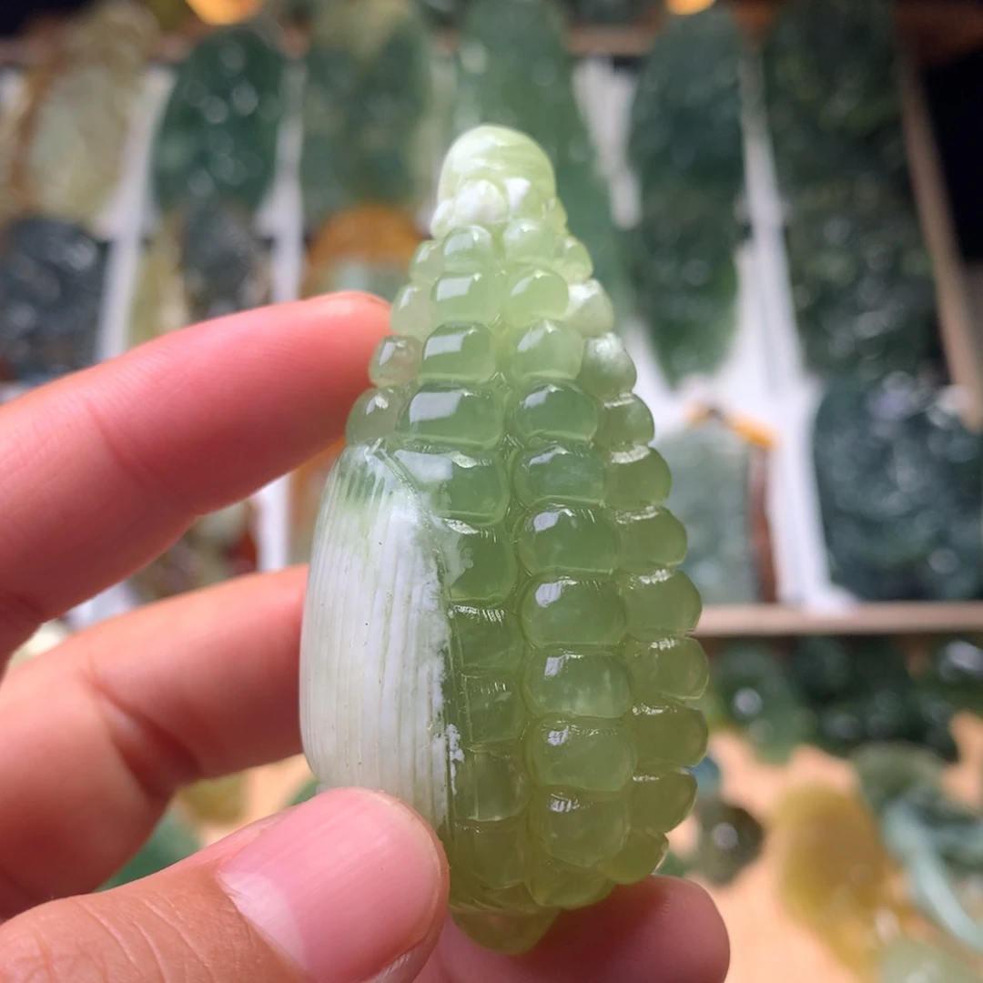 未镶嵌蛇纹石玉手把件玉米