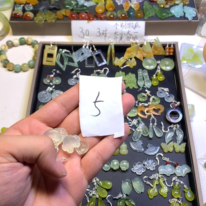 晴***C蛇纹石玉合金发饰