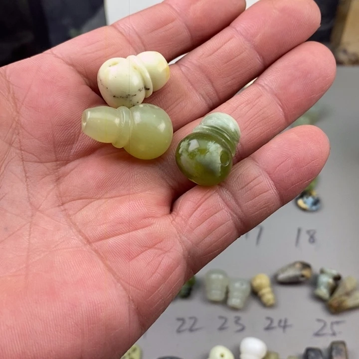 霍***哥蛇纹石玉未镶嵌百搭配饰