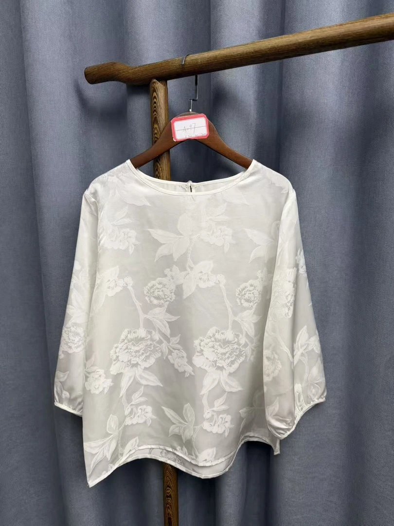 2025秋季新款休闲时尚圆领桑蚕丝花萝提花七分袖上衣女A097