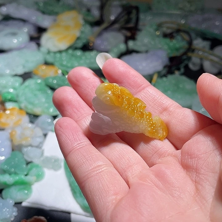 颈饰未镶嵌翡翠天