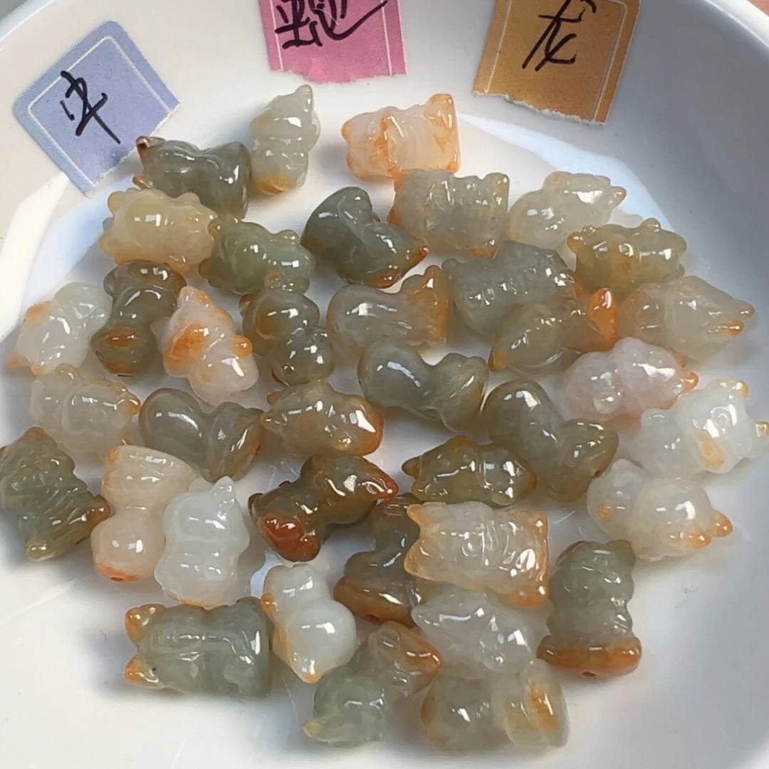 翡翠散珠翡翠生肖牛，蛇，龙一个可挑