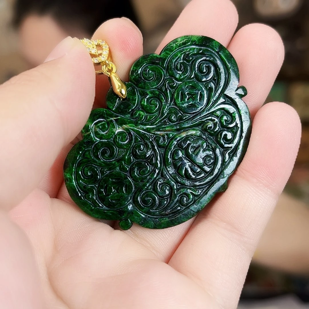 翡翠未镶嵌颈饰吊坠