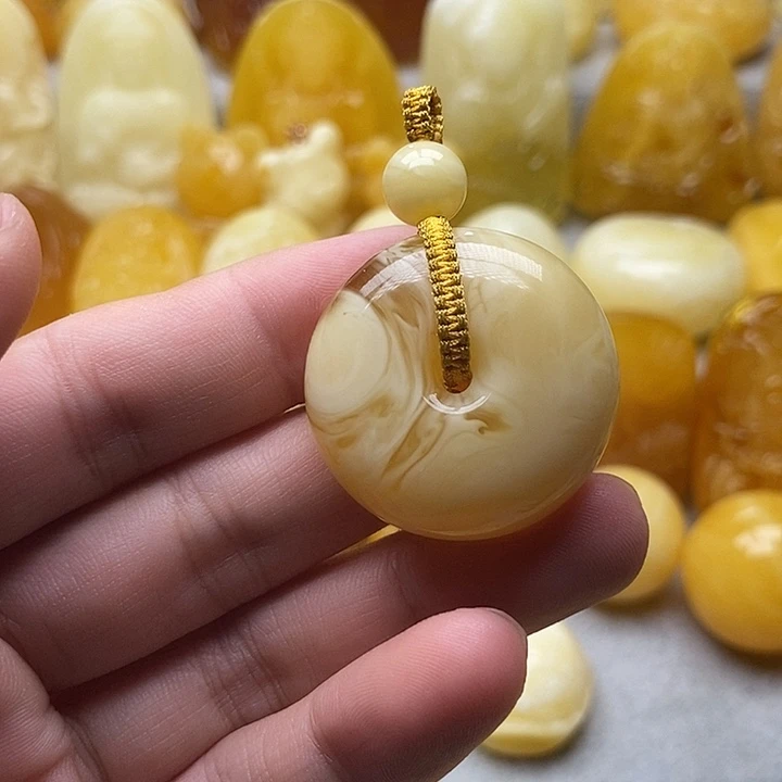 琥珀颈饰未镶嵌琥珀蜜蜡吊坠