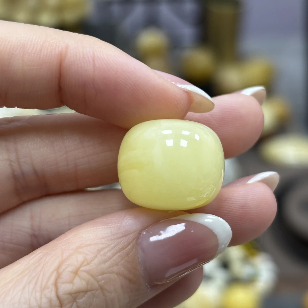 18.0*15.0mm带皮色· 小妖珠宝天然原矿琥珀蜜蜡