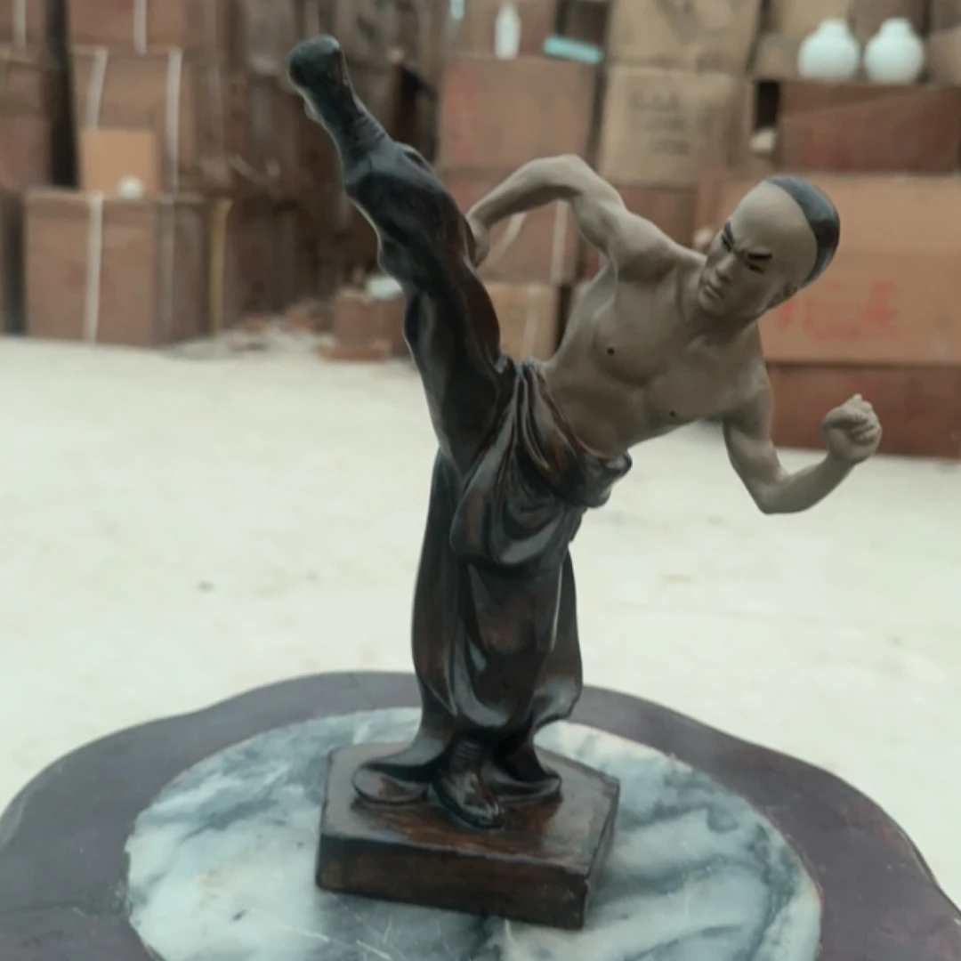 黄飞鸿功夫陶瓷创意人物摆件，高25厘米，石湾公仔编号005