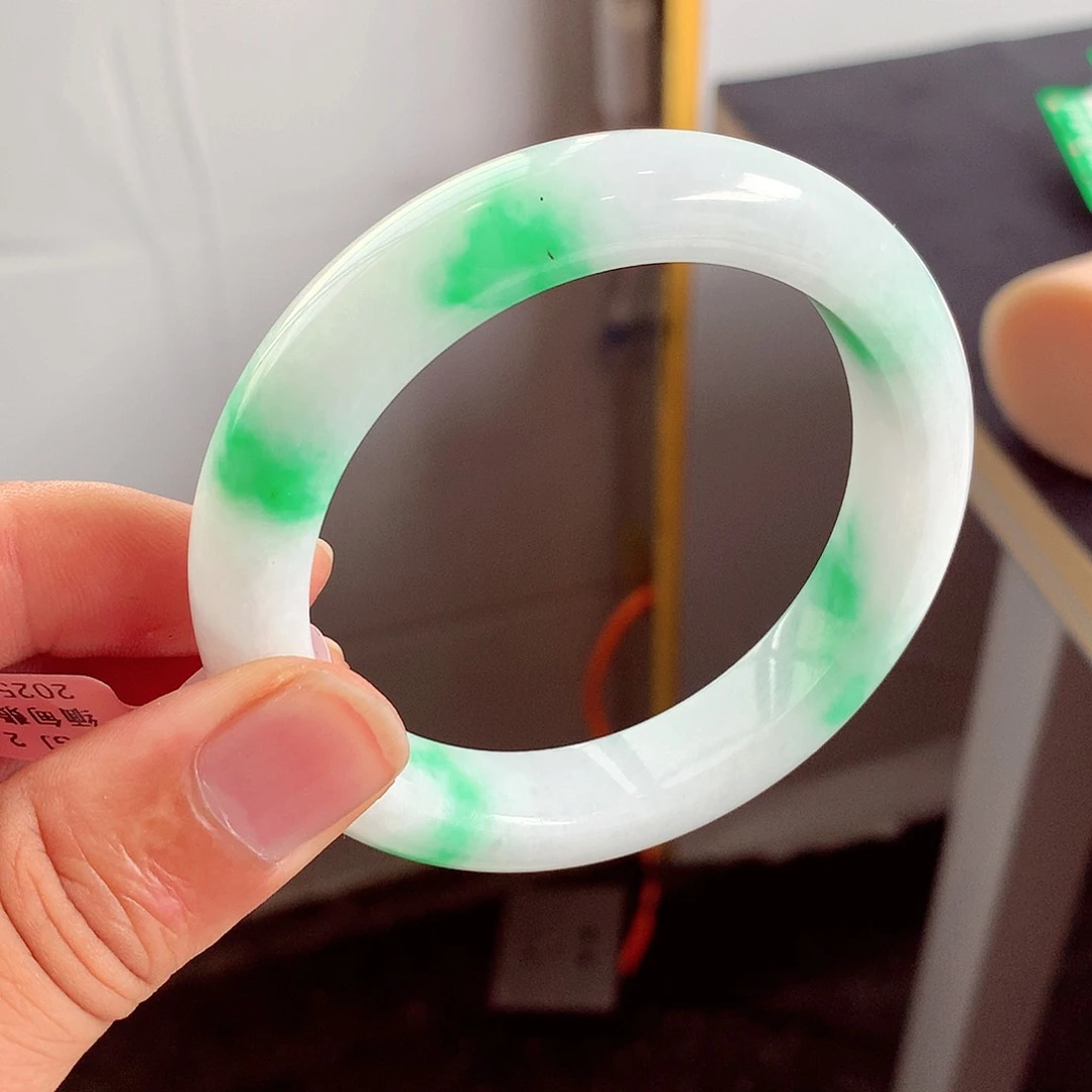 翡翠手镯未镶嵌缅甸翡翠