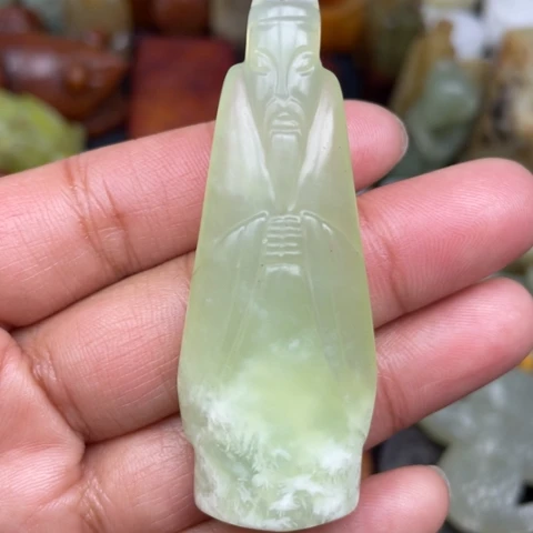 蛇纹石玉未镶嵌颈饰3