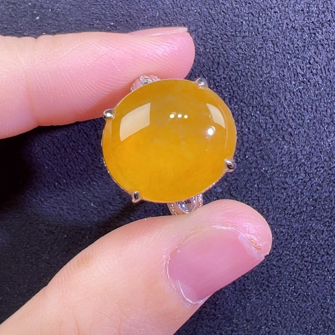 翡翠18K金镶嵌戒指