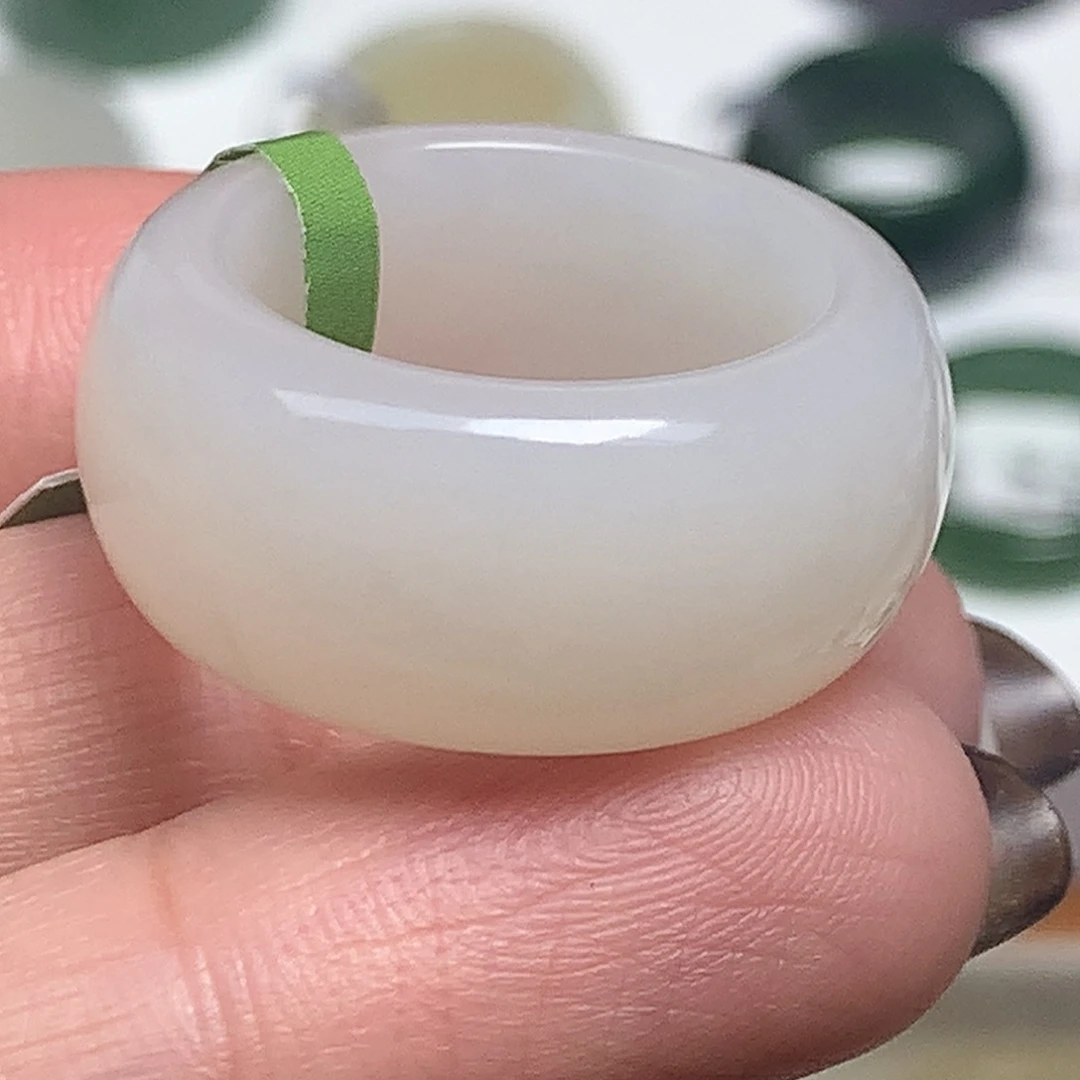 未镶嵌戒指和田玉