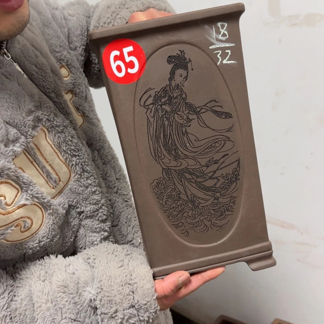 紫砂花盆呜呜呜呜