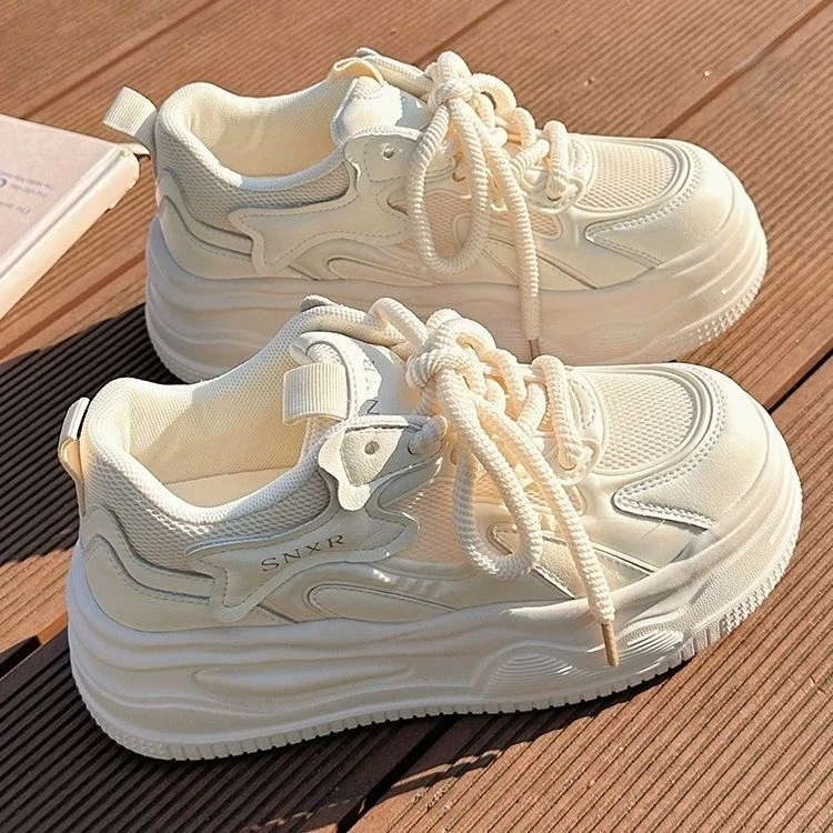 夏季新款小白鞋女2025厚底透气奶fufu板鞋百搭小众轻便休闲网面鞋