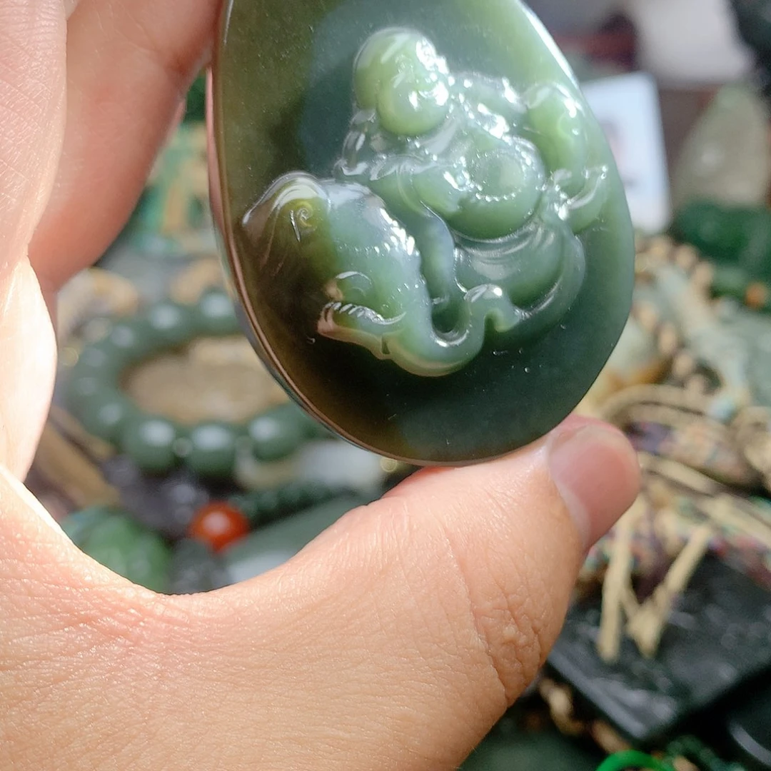 和田玉未镶嵌颈饰