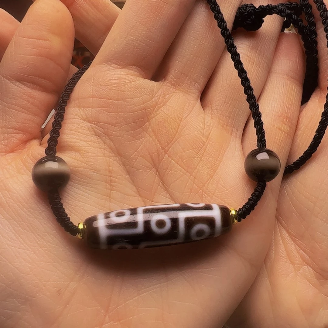 M***.玛瑙/玉髓未镶嵌君合珠宝九眼锁骨