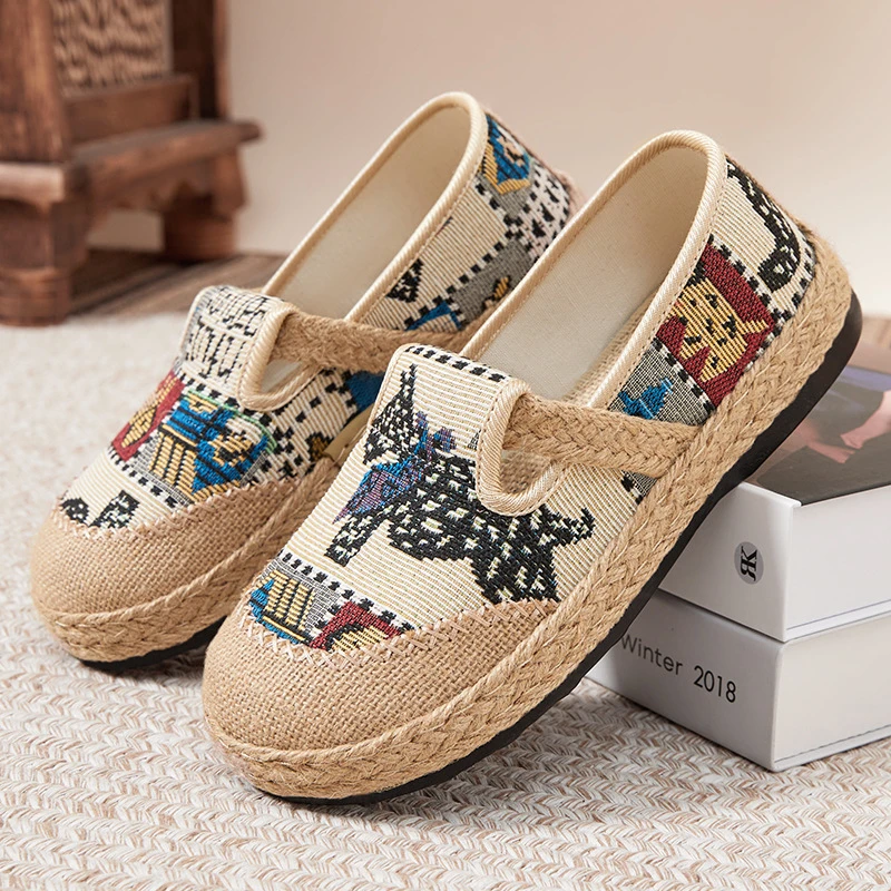 鞋子女休闲春季新款轻便舒适老北京布鞋百搭女单鞋软底不累脚防滑