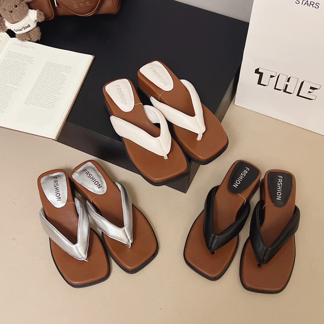 厚底增高坡跟夹脚凉拖鞋女夏季外穿人字拖2025新款配裙子沙滩凉鞋