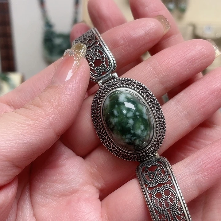 透闪石-蛇纹石玉手牌银S925镶嵌紫**晶