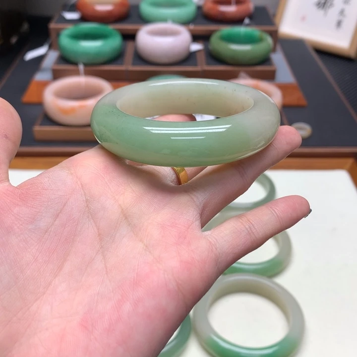 ****Ꮤ石英质玉（非洲翠）未镶嵌舍