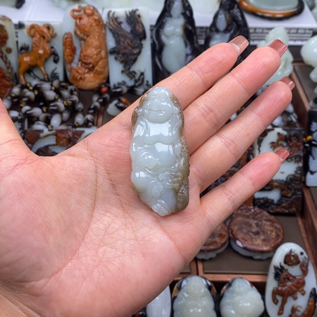 颈饰未镶嵌和田玉