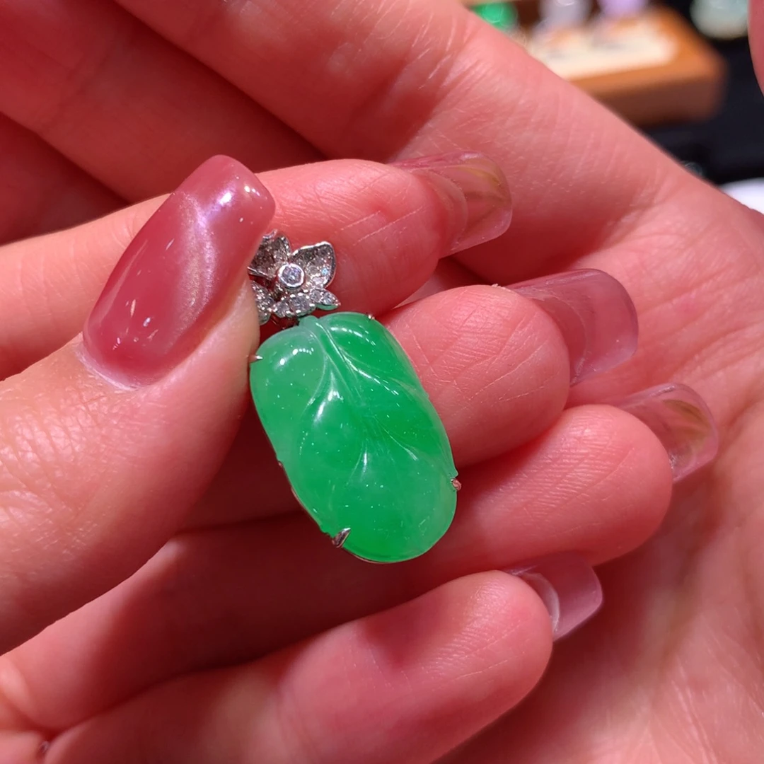 颈饰18K金镶嵌翡翠缅甸天然翡翠吊坠