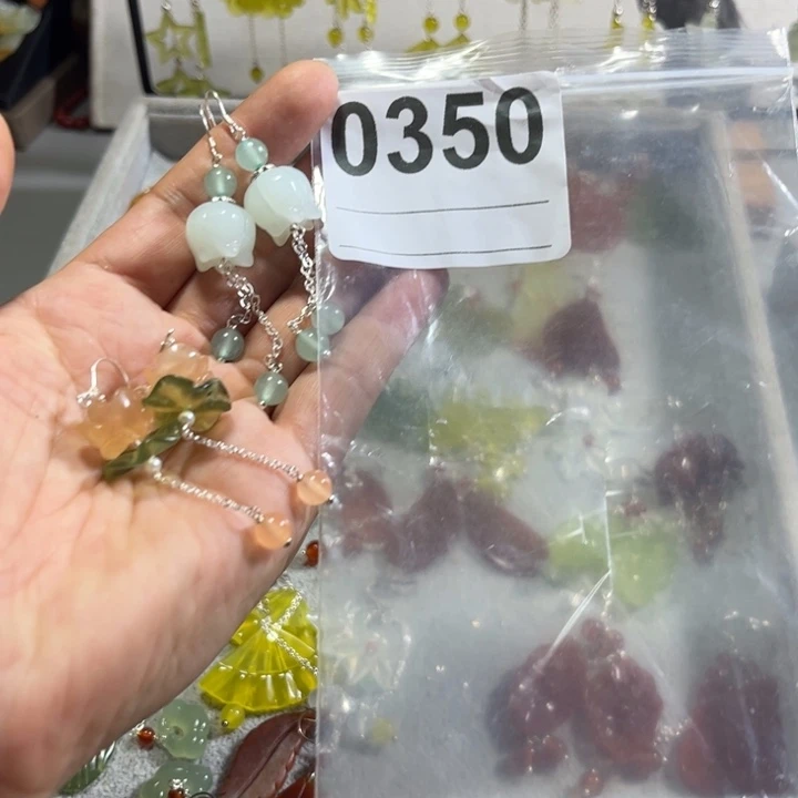 刘***喵蛇纹石玉合金耳饰