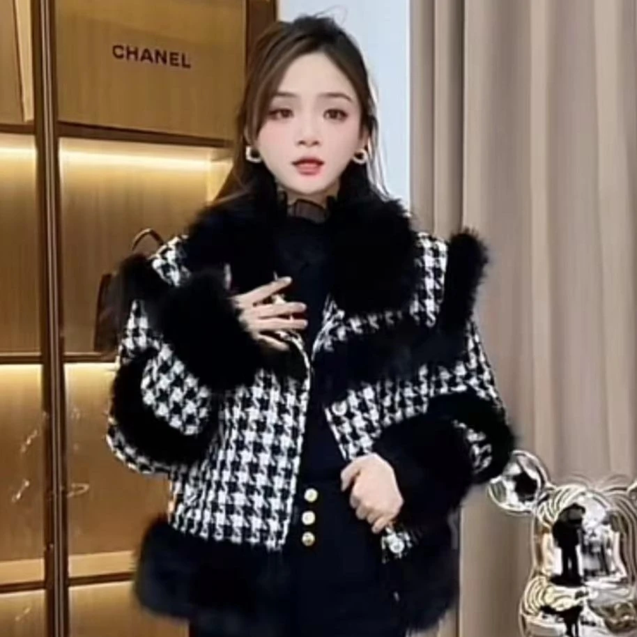 【秀宝女装】气质小香风时尚百搭加厚保暖毛呢秋冬外套XB7377