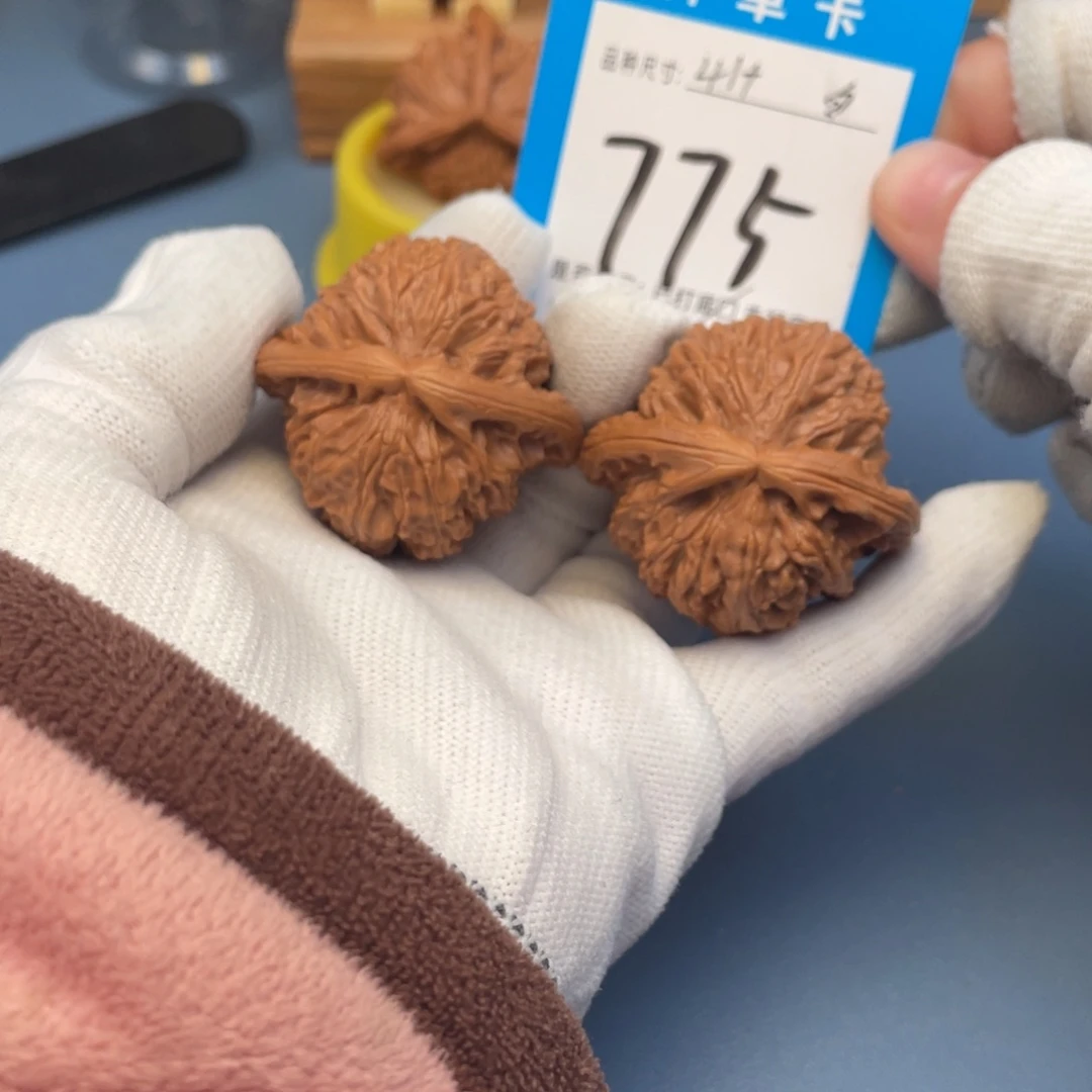 核桃文玩核桃白狮子