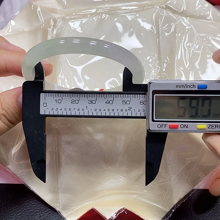 翡翠手镯未镶嵌106