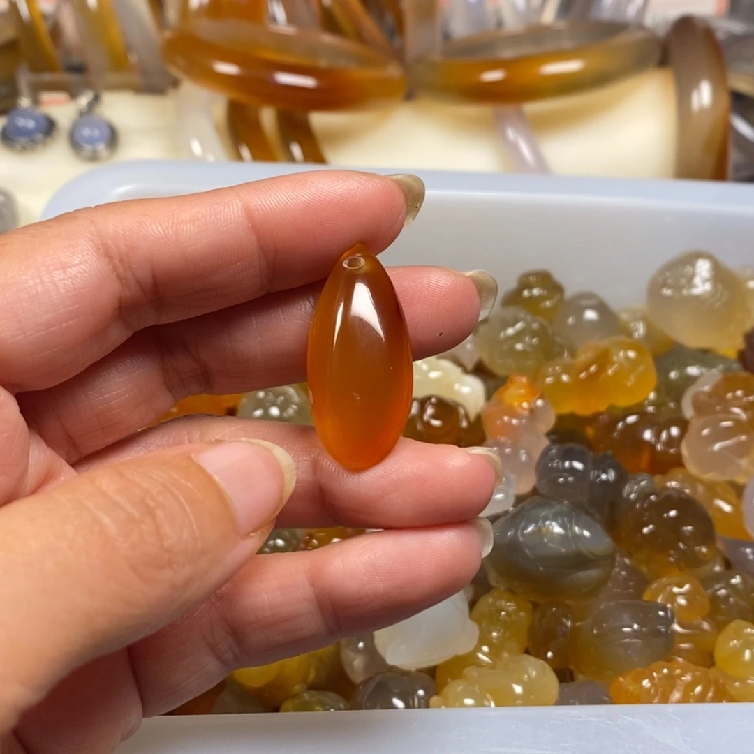 叶***紫玛瑙/玉髓未镶嵌玛瑙吊坠