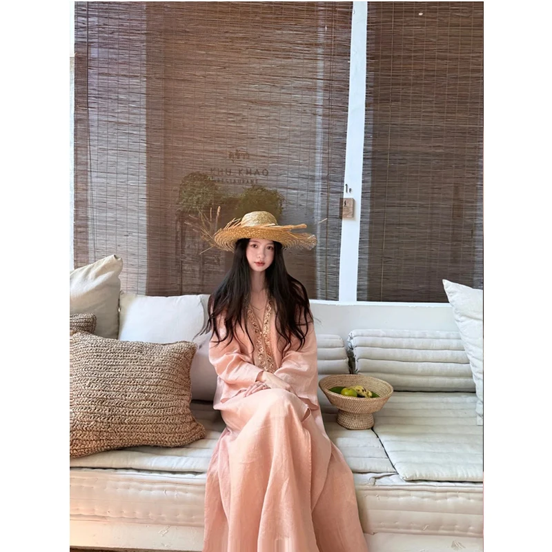 重工钉珠法式V领轻奢名媛度假风高级感长裙女气质宽松长袖连衣裙