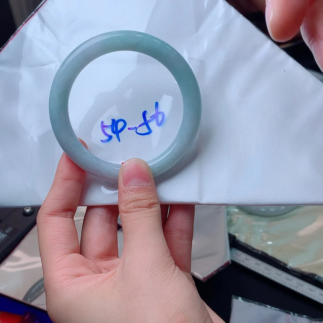 翡翠手镯未镶嵌买断