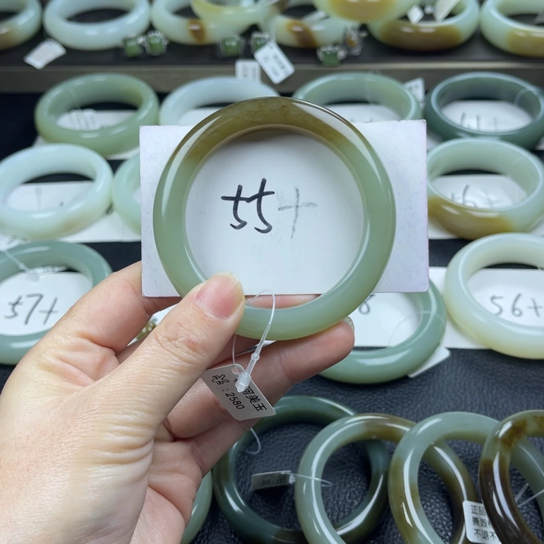 和田玉（糖玉）手镯未镶嵌