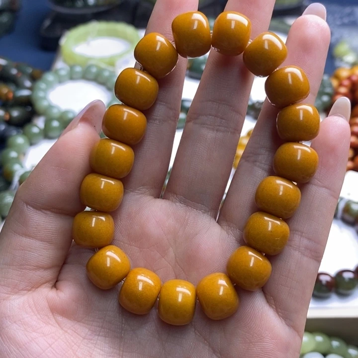 未镶嵌蛇纹石玉珠宝奇石