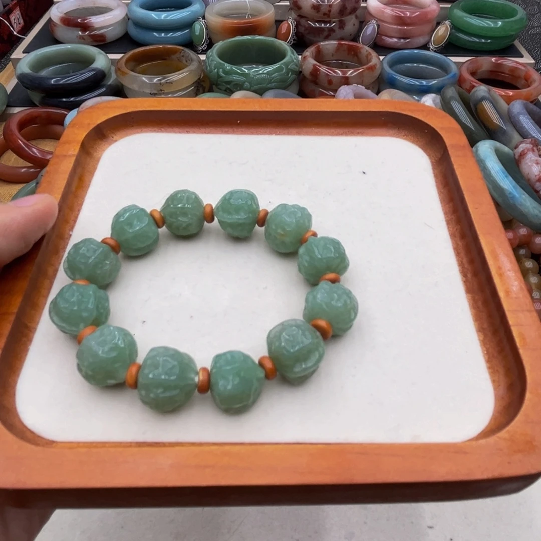 石英质玉未镶嵌圈口齐全