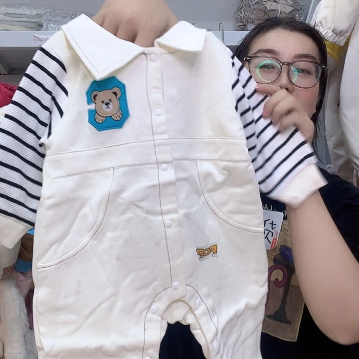 双层条纹袖子小熊66