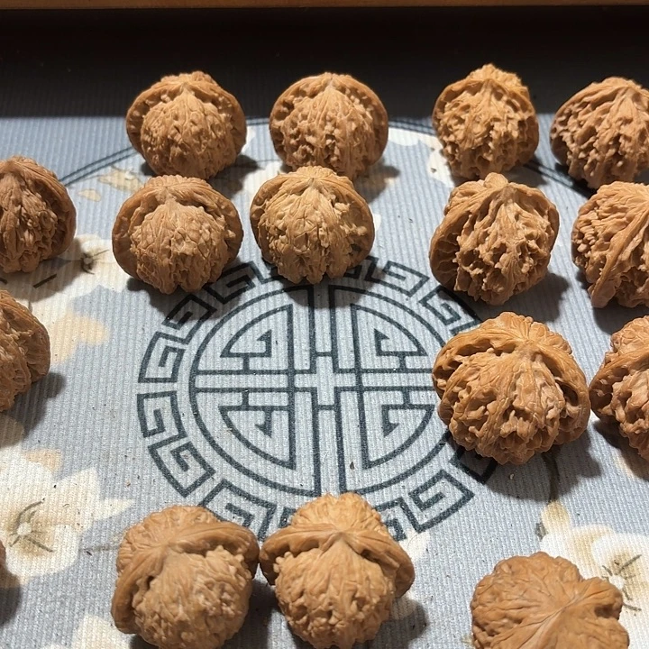 吆***六吊坠文玩核桃38磨盘