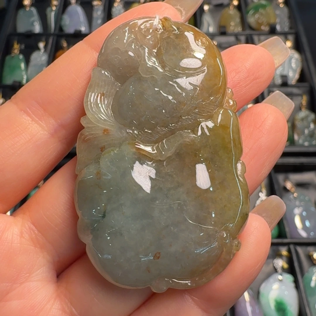 翡翠未镶嵌颈饰荷叶鱼