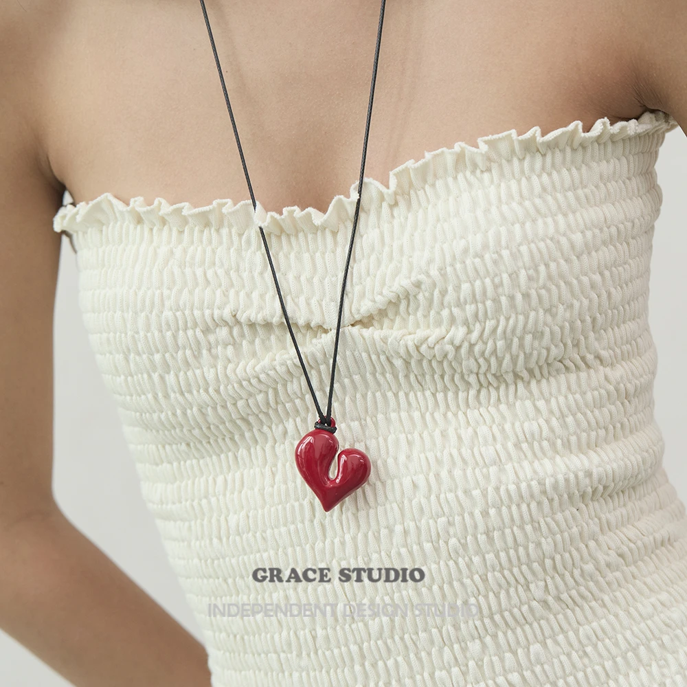 铜皮质项链 夏日度假风滴釉爱心长项链可调节彩色百搭毛衣链