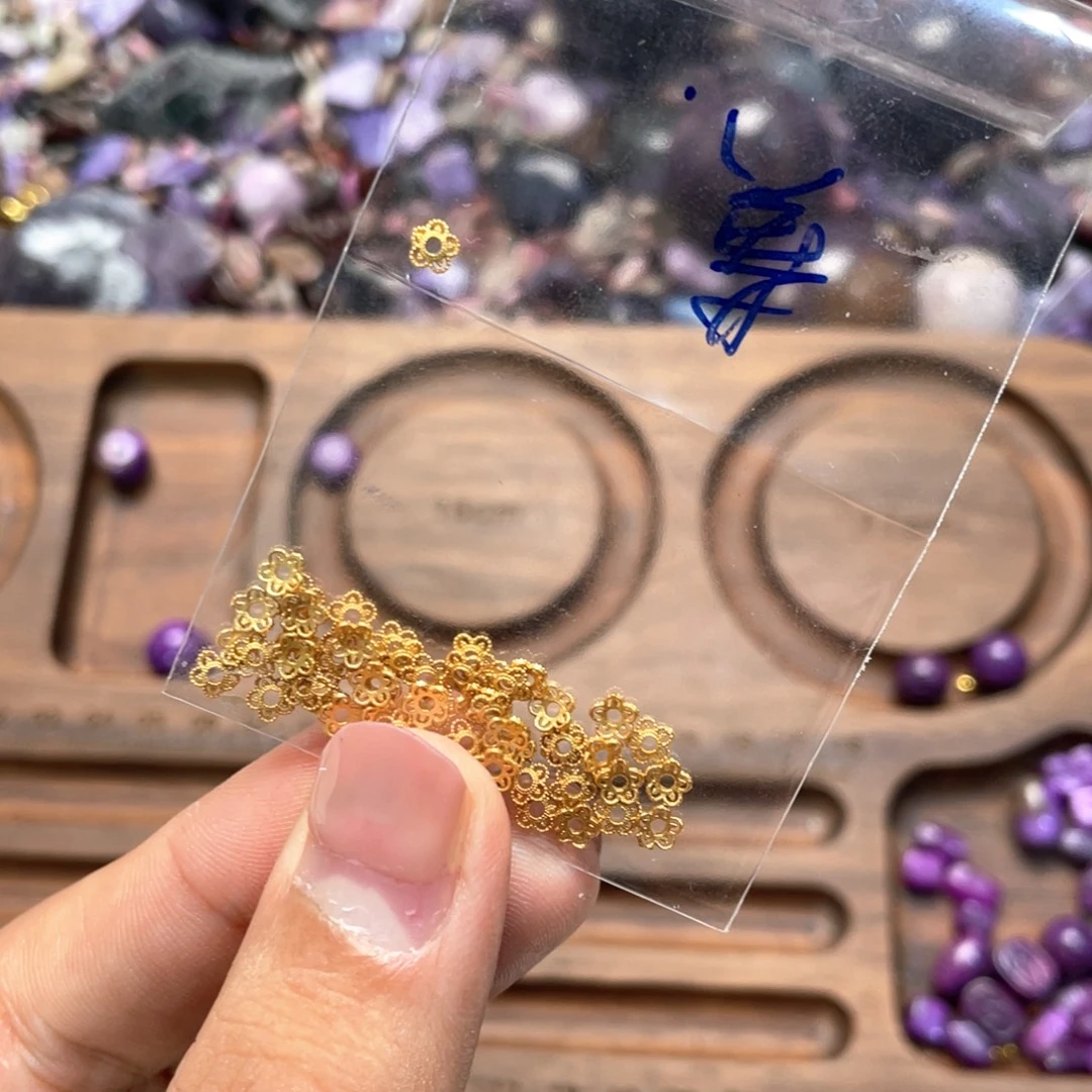 苏纪石（舒俱来）未镶嵌手链金色花托一克