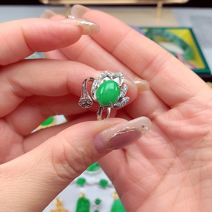 翡翠颈饰银S925镶嵌翡翠